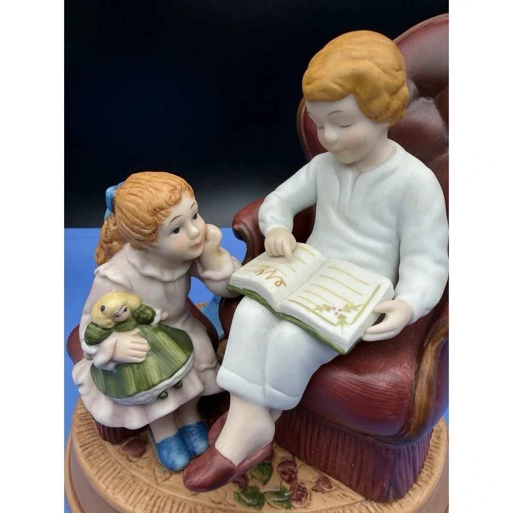 Avon Enjoying the Night Before Christmas Figurine 3rd Edition Christmas Memories